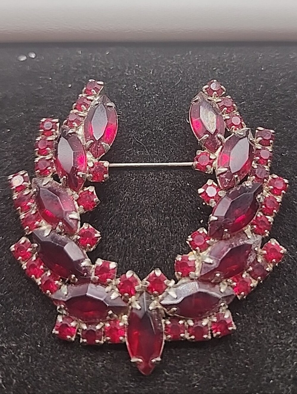 Vintage Juliana Rhinestone Brooch Laurel Wreath Red Navettes 2.5"